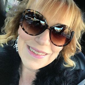 Meet your Posher, Regina